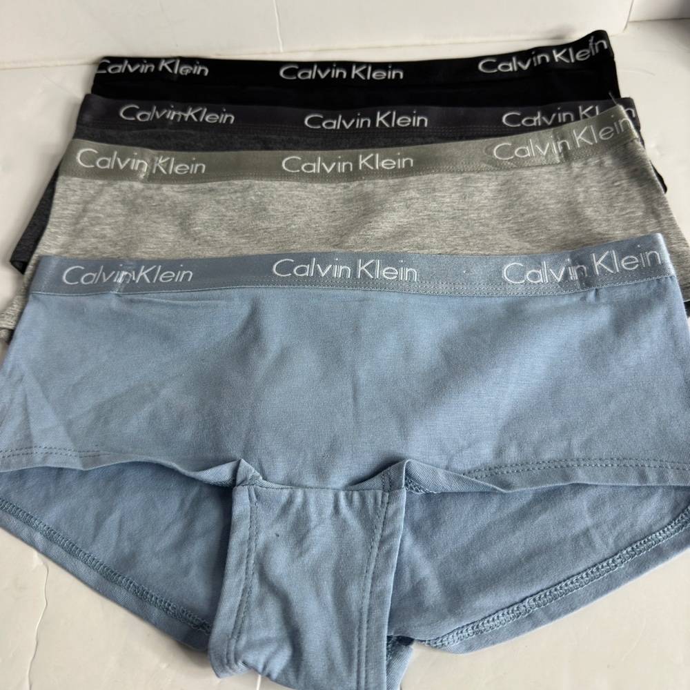 NWOT 4Pcs Calvin Klein women’s underwears size small